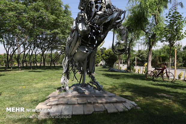 Tehran hosts sculpture made from recycled materials