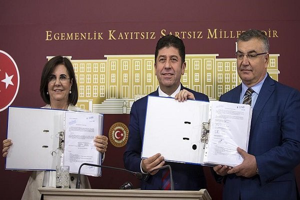 CHP'li Tüzün: Yeterli sayıda imzayı teslim edeceğiz
