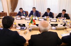 Azeri Transport, Communications and High Technologies Minister Ramin Guluzade (3rd from right) met with Iran’s ICT Minister Mohammad Javad Azari Jahromi on Thursday .
