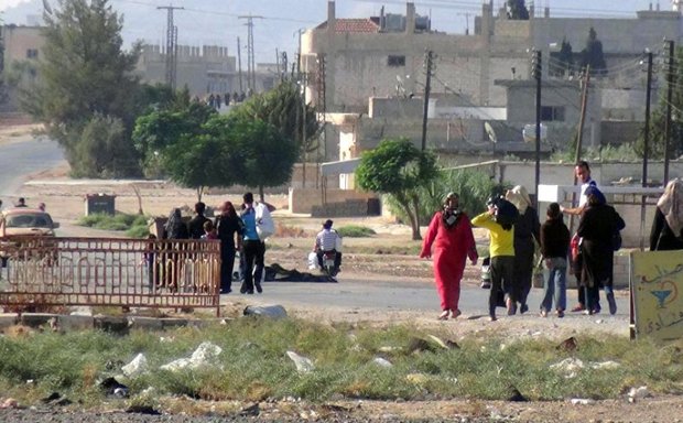 Syrian refugees leaving Rsas, returning to areas freed from militants