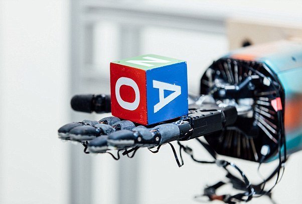 تصاویر دست رباتیکی که شبیه دست واقعی کار می کند
