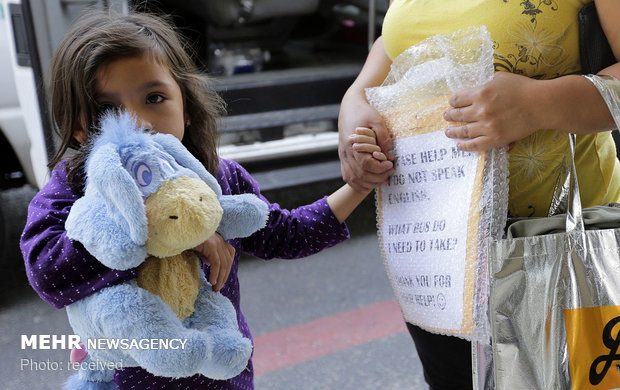 بازگرداندن کودکان مهاجران به آغوش خانواده ها‎