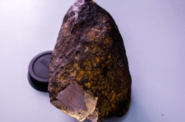 ماده ای سخت تر از الماس در شهاب سنگ کشف شد