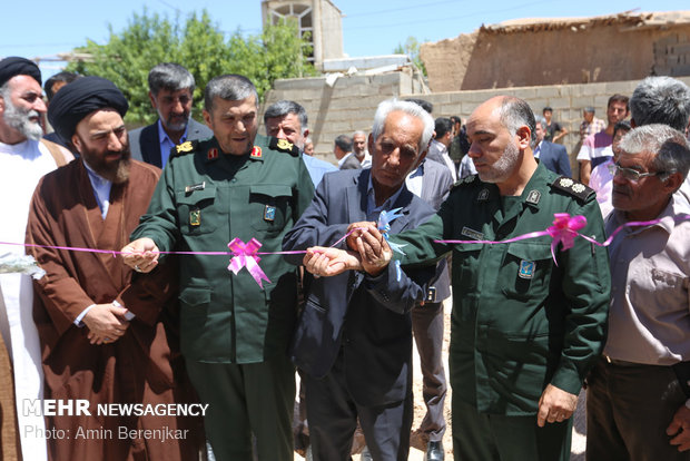 افتتاح طرح های محرومیت زدایی سپاه در روستای رودبار فارس