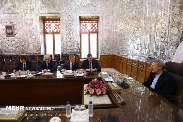 Speaker Larijani receives chair of Russian Duma's Foreign Affairs Committee