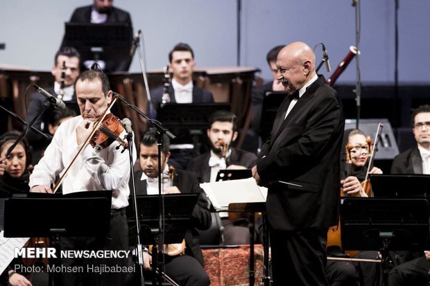 Fakhreddini conducts 'Culture and Art Orchestra' in Tehran