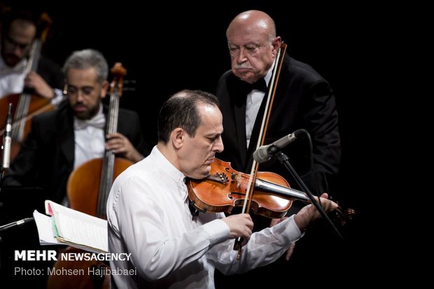 Fakhreddini conducts 'Culture and Art Orchestra' in Tehran