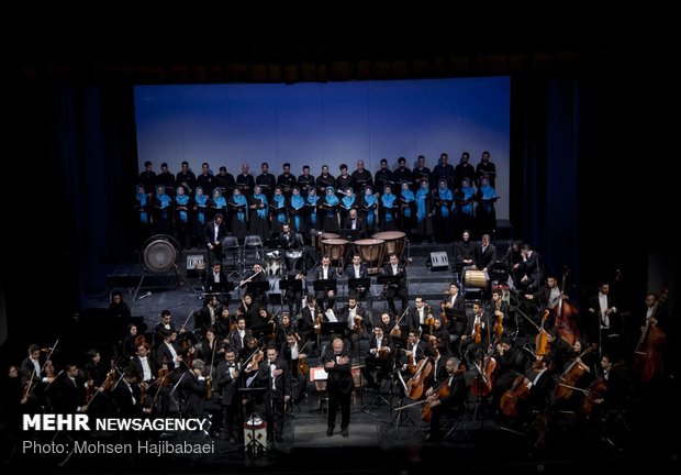 Fakhreddini conducts 'Culture and Art Orchestra' in Tehran