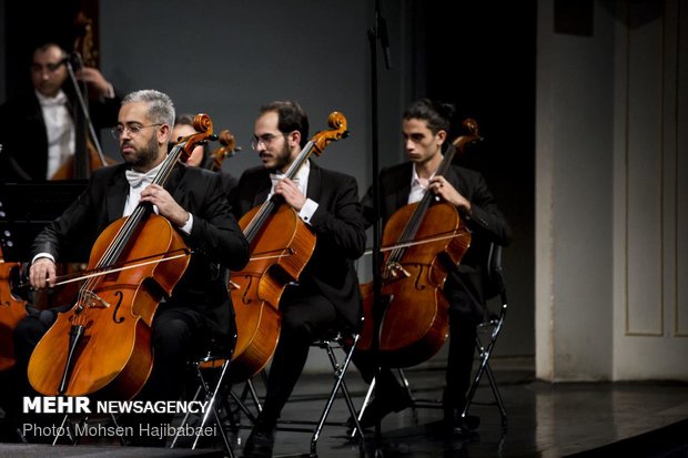 Fakhreddini conducts 'Culture and Art Orchestra' in Tehran