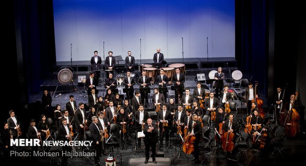 Fakhreddini conducts 'Culture and Art Orchestra' in Tehran