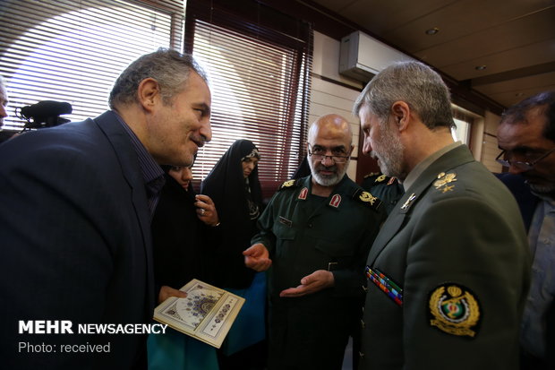 Families of martyrs meet with minister of defense