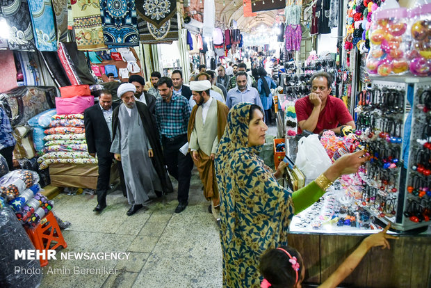 حضور امام جمعه شیراز در جمع کسبه بازار وکیل شیراز