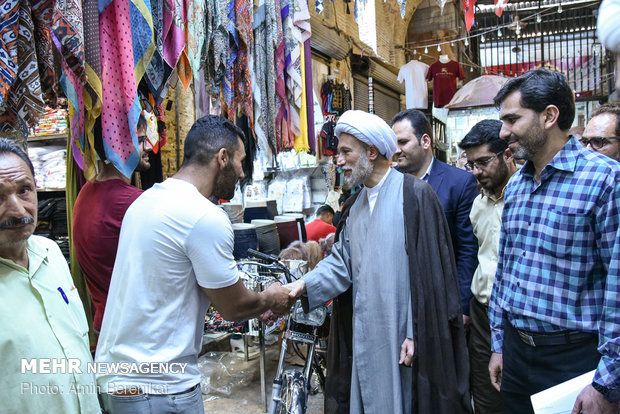 حضور امام جمعه شیراز در جمع کسبه بازار وکیل شیراز