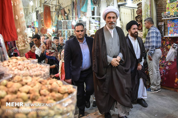 حضور امام جمعه شیراز در جمع کسبه بازار وکیل شیراز