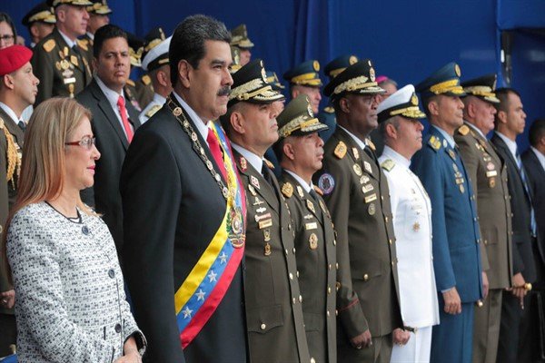 ونزوئلا کے صدر نکولس میڈورو قاتلانہ حملے میں بال بال بچ گئے