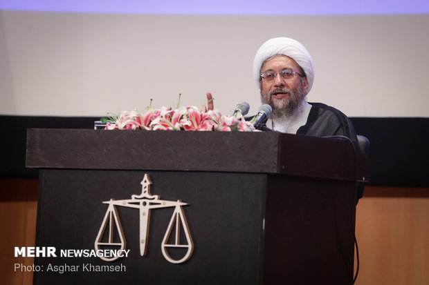 ایرانی عدلیہ کے سربراہ کی موجودگی میں انسانی حقوق اور کرامت کے سلسلے میں تقریب