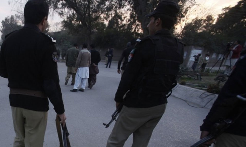 پاکستان، پولیس چوکی پر دہشتگردوں کا بموں سے حملہ