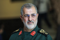 قائد القوات البرية في الحرس الثوري الإيراني يعزي اللواء موسوي
