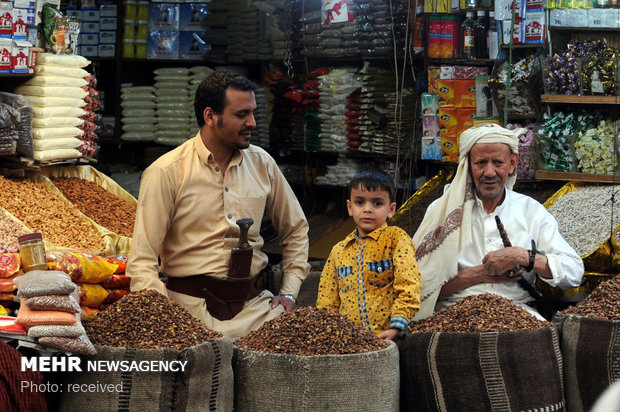 عجلة الحياة تستمر دون توقف في صنعاءتحت ظلال الحرب