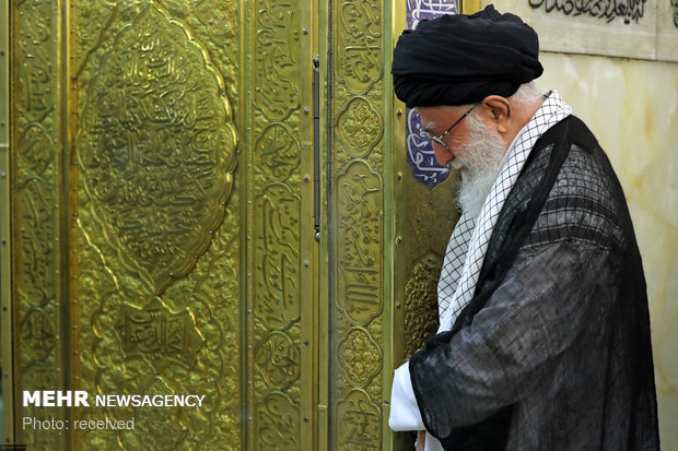 غبارروبی مضجع مطهر حضرت امام رضا (علیه‌السلام)