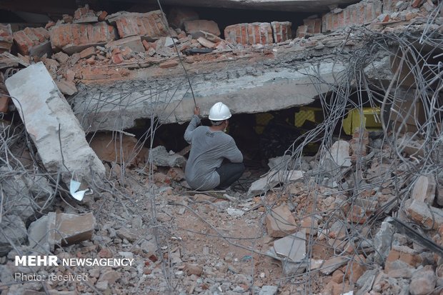 انڈونیشیا میں زلزلے سے ہلاک ہونے والے افراد کی تعداد 380 ہو گئی
