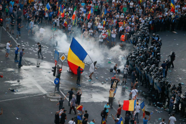 اتحادیه اروپا خواستار تسریع در اصلاحات قضایی رومانی شد