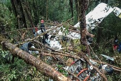 سقوط هواپیما در اندونزی با ۸ کشته/یک نوجوان ۱۲ ساله نجات یافت