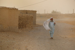 ۲۵ روستای فهرج در محاصره طوفان شن قرار گرفت