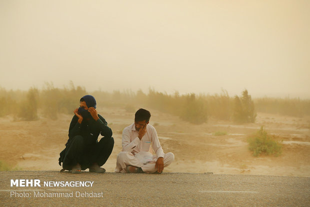 Dust storms sweep across Zabol