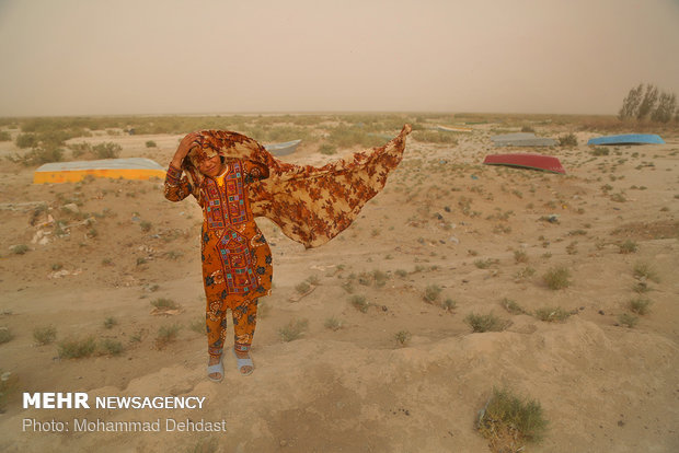 Dust storms sweep across Zabol