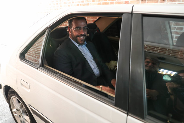 معاون پارلمانی رئیس جمهور به خوزستان سفر کرد 
