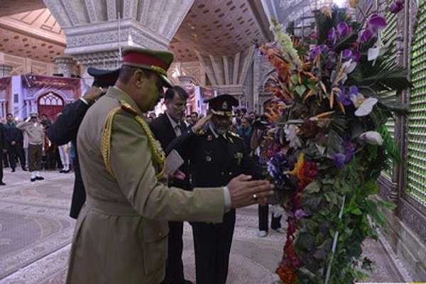 Iraqi cmdr. pays tribute to Imam Khomeini