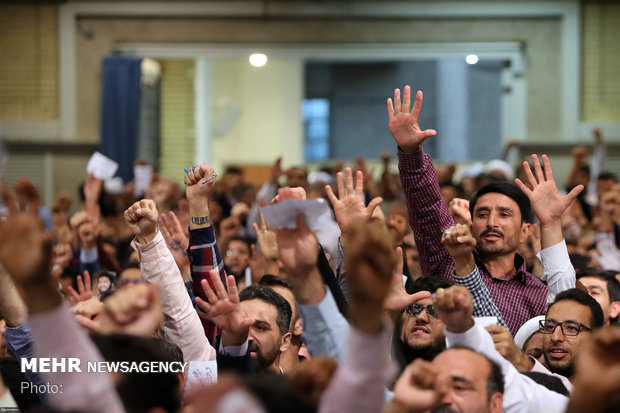 Halkın farklı kesimleri İslam Devrimi Lideri'yle görüştü