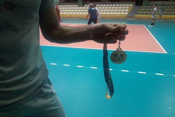 انتقاد ملی پوش والیبال از اهدای مدالهای فصل گذشته لیگ