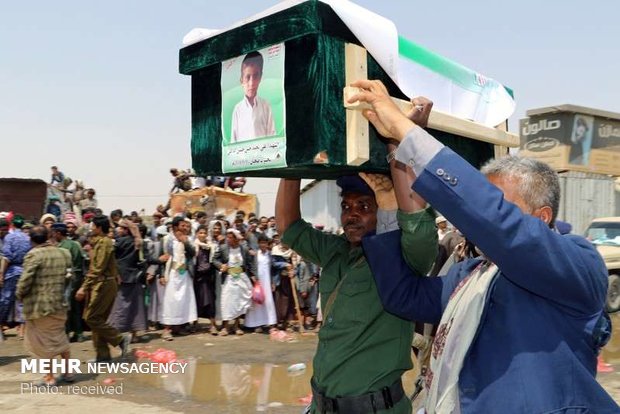 تشییع جنازه کودکان یمنی
