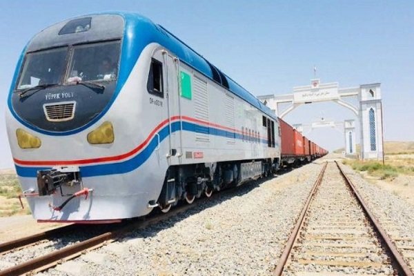 Chinese freight train enters Iran from Incheh-Burun