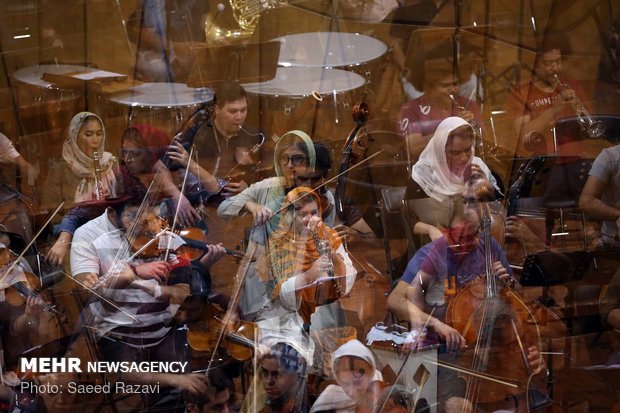 Tehran Symphony Orchestra rehearsal