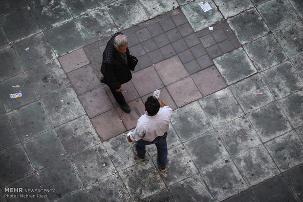 فروش دلار آزاد در بازار تهران