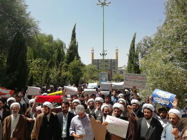 تجمع طلاب کرمانشاهی در اعتراض به وضعیت اقتصادی نامناسب مردم 