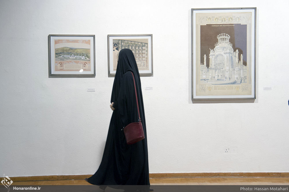 A woman visits the exhibition “Otto Wagner - Unlimited City” at the Niavaran Cultural Center in Tehran on August 14, 2018. (Honaronline/Hassan Motahari)