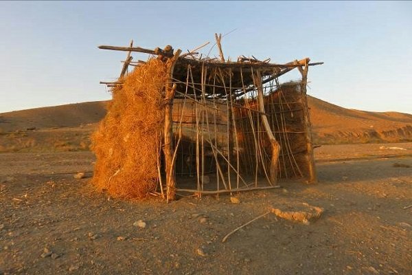 «خارخانه» روش خلاقانه کویر نشینان  برای رهایی از گرمای تابستان