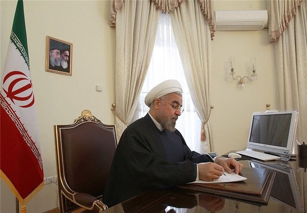 Pres. Rouhani expresses condolence over loss of Ezatollah Entezami