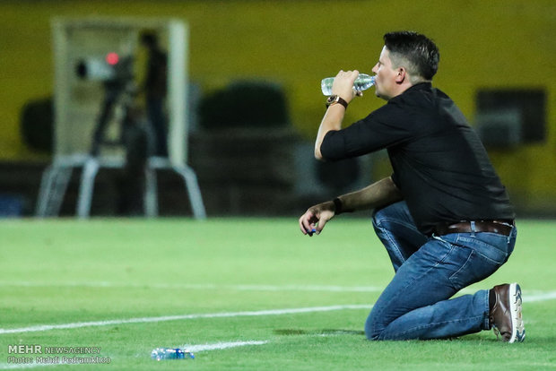 دیدار تیم های صنعت نفت و استقلال خوزستان