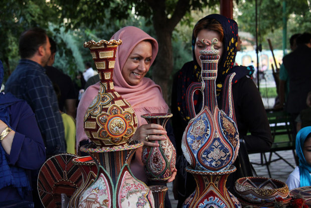 Iran Art Market, Exhibition underway at Razi Park in Tehran