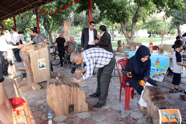 Iran Art Market, Exhibition underway at Razi Park in Tehran