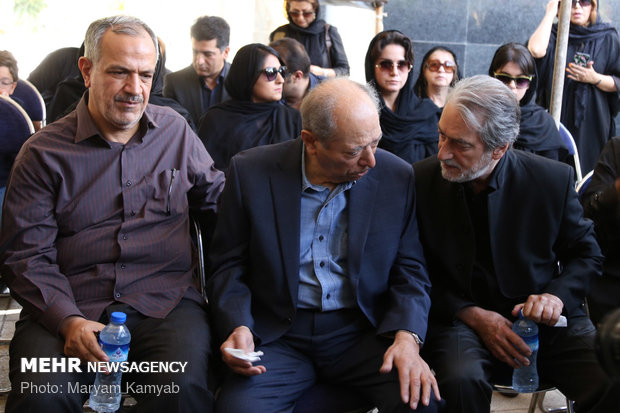 Funeral procession for Iranian actor Ezzatollah Entezami