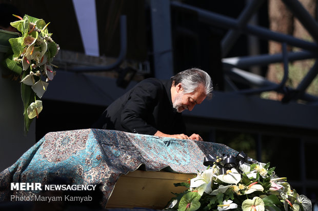 Funeral procession for Iranian actor Ezzatollah Entezami