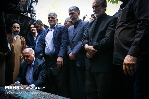 Funeral procession for Iranian actor Ezzatollah Entezami