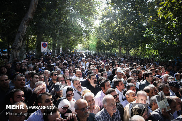 Funeral procession for Iranian actor Ezzatollah Entezami