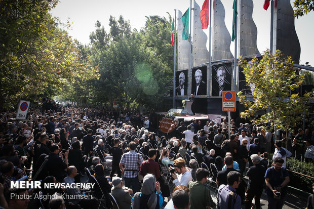 Funeral procession for Iranian actor Ezzatollah Entezami